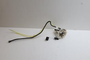 Gebruikte Tank element Pomp Mercedes C (W204) 1.8 C-200 CGI 16V Prijs € 85,00 Margeregeling aangeboden door Auto Demontage Elferink B.V.