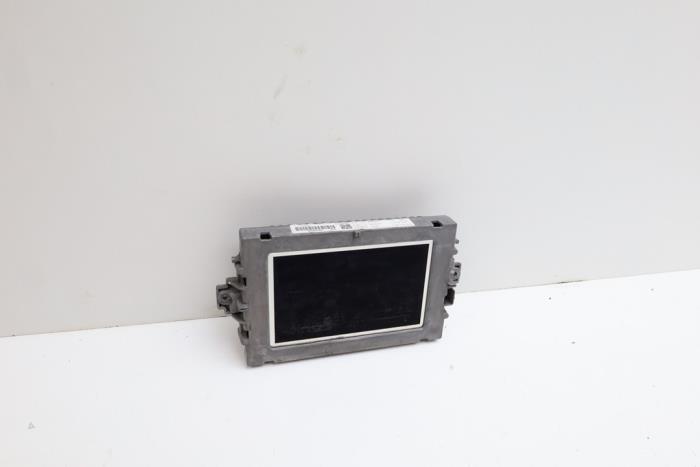Gebruikte Display Interieur Mercedes C (W204) 1.8 C-200 CGI 16V Prijs € 50,00 Margeregeling aangeboden door Auto Demontage Elferink B.V.