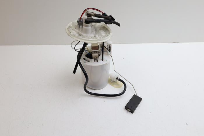 Gebruikte Tank element Pomp Saab 9-5 Estate (YS3E) 2.0t 16V Prijs € 40,00 Margeregeling aangeboden door Auto Demontage Elferink B.V.