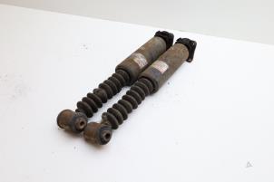 Gebruikte Schokbreker set Volvo V70 (SW) 2.4 20V 140 Prijs € 140,00 Margeregeling aangeboden door Auto Demontage Elferink B.V.