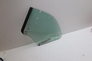 Gebruikte Ruit 2Deurs links-achter Saab 9-3 II (YS3F) 1.8t 16V Prijs € 125,00 Margeregeling aangeboden door Auto Demontage Elferink B.V.