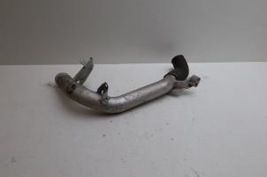 Gebruikte Intercooler Buis Volvo XC90 II 2.0 T8 16V Twin Engine AWD Prijs € 75,00 Margeregeling aangeboden door Auto Demontage Elferink B.V.