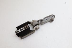 Gebruikte Motorsteun Volvo XC90 II 2.0 T8 16V Twin Engine AWD Prijs € 35,00 Margeregeling aangeboden door Auto Demontage Elferink B.V.