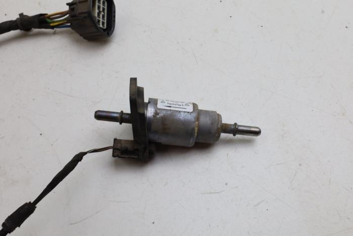 Opvoerpomp van een Volvo XC90 II 2.0 T8 16V Twin Engine AWD 2015