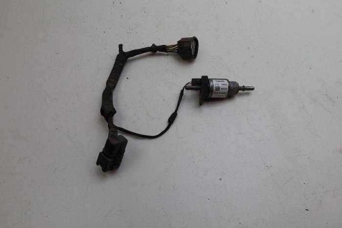 Opvoerpomp van een Volvo XC90 II 2.0 T8 16V Twin Engine AWD 2015