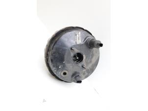 Gebruikte Rembekrachtiger Volvo XC90 I 2.5 T 20V Prijs € 150,00 Margeregeling aangeboden door Auto Demontage Elferink B.V.