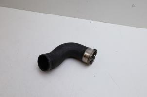 Gebruikte Intercooler Slang Volvo XC60 II (UZ) 2.0 T5 16V Prijs € 35,00 Margeregeling aangeboden door Auto Demontage Elferink B.V.