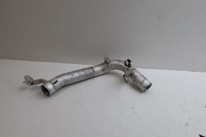 Gebruikte Intercooler Buis Volvo XC60 II (UZ) 2.0 T5 16V Prijs € 50,00 Margeregeling aangeboden door Auto Demontage Elferink B.V.