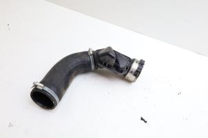 Gebruikte Intercooler Slang Volvo XC60 II (UZ) 2.0 T5 16V Prijs € 50,00 Margeregeling aangeboden door Auto Demontage Elferink B.V.