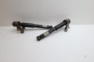 Gebruikte Schokbreker set Volvo XC60 II (UZ) 2.0 T5 16V Prijs € 250,00 Margeregeling aangeboden door Auto Demontage Elferink B.V.