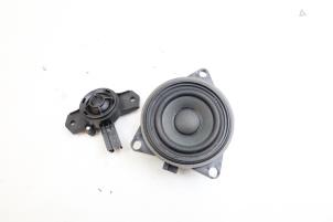 Gebruikte Luidspreker Volvo XC60 II (UZ) 2.0 T5 16V Prijs € 40,00 Margeregeling aangeboden door Auto Demontage Elferink B.V.