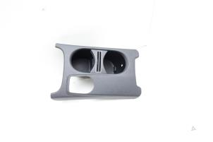 Gebruikte Bekerhouder Mercedes A (W176) 1.5 A-180 CDI, A-180d 16V Prijs € 30,00 Margeregeling aangeboden door Auto Demontage Elferink B.V.