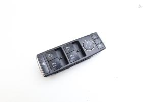 Gebruikte Ruit schakelaar elektrisch Mercedes A (W176) 1.5 A-180 CDI, A-180d 16V Prijs € 75,00 Margeregeling aangeboden door Auto Demontage Elferink B.V.