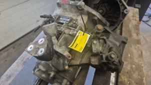 Gebruikte Versnellingsbak Saab 9-3 Sport Estate (YS3F) 1.8i 16V Prijs € 500,00 Margeregeling aangeboden door Auto Demontage Elferink B.V.