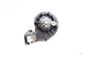 Gebruikte Chaufage Ventilatiemotor Saab 9-3 Sport Estate (YS3F) 1.8i 16V Prijs € 50,00 Margeregeling aangeboden door Auto Demontage Elferink B.V.