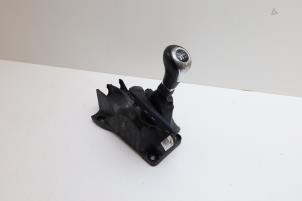 Gebruikte Versnellingspook Mercedes A (W176) 1.5 A-180 CDI, A-180d 16V Prijs € 50,00 Margeregeling aangeboden door Auto Demontage Elferink B.V.