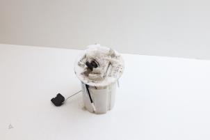 Gebruikte Tank element Pomp Mercedes C (W205) C-180 1.6 16V Prijs € 65,00 Margeregeling aangeboden door Auto Demontage Elferink B.V.