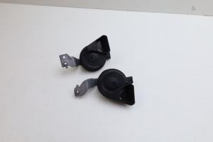 Gebruikte Claxon Mercedes C (W205) C-180 1.6 16V Prijs € 35,00 Margeregeling aangeboden door Auto Demontage Elferink B.V.