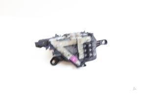 Gebruikte Zekeringkast Mercedes C (W205) C-180 1.6 16V Prijs € 40,00 Margeregeling aangeboden door Auto Demontage Elferink B.V.