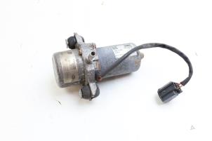 Gebruikte Vacuumpomp Rembekrachtiging Volvo V70 (BW) 2.0 T 16V Prijs € 125,00 Margeregeling aangeboden door Auto Demontage Elferink B.V.