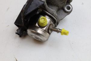 Gebruikte Hogedrukpomp Volvo V70 (BW) 2.0 T 16V Prijs € 125,00 Margeregeling aangeboden door Auto Demontage Elferink B.V.