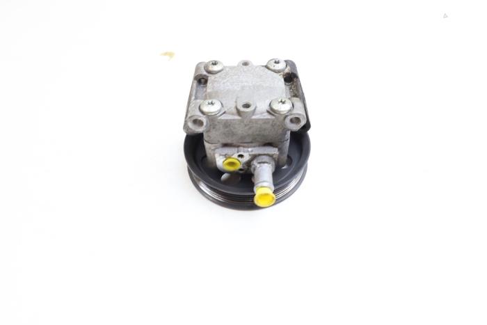 Pomp Servo van een Volvo V70 (BW) 2.0 T 16V 2011