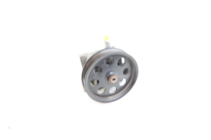 Pomp Servo van een Volvo V70 (BW) 2.0 T 16V 2011