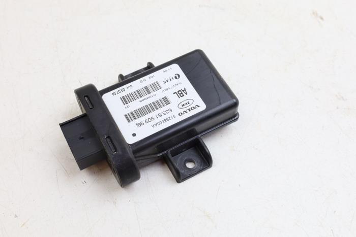 Gebruikte Computer Verlichting Volvo V70 (BW) 2.0 T 16V Prijs € 50,00 Margeregeling aangeboden door Auto Demontage Elferink B.V.