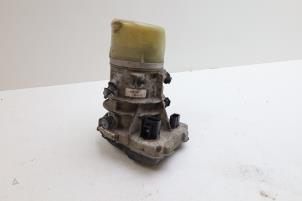 Gebruikte Stuurpomp Volvo XC60 I (DZ) 2.0 D3 16V Prijs € 75,00 Margeregeling aangeboden door Auto Demontage Elferink B.V.