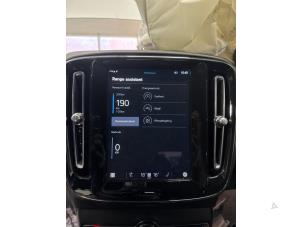 Gebruikte Display Interieur Volvo XC40 (XZ) Single Motor Extended Range 82 kWh Prijs € 575,00 Margeregeling aangeboden door Auto Demontage Elferink B.V.