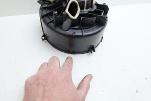 Gebruikte Kachel Ventilatiemotor Saab 9-3 II Sport Sedan (YS3F) 1.9 TTiD 16V Prijs € 50,00 Margeregeling aangeboden door Auto Demontage Elferink B.V.