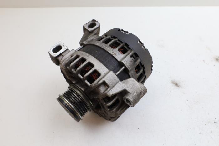 Gebruikte Dynamo Volvo C70 (MC) 2.0 D3 20V Prijs € 65,00 Margeregeling aangeboden door Auto Demontage Elferink B.V.