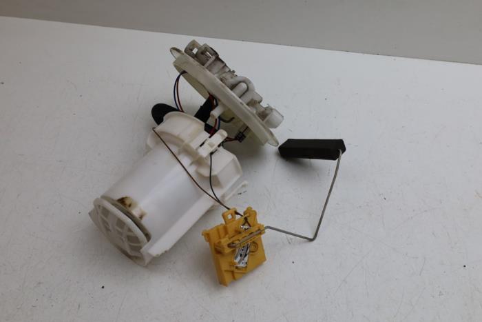Gebruikte Tank element Pomp Saab 9-3 II Sport Sedan (YS3F) 1.8t 16V Prijs € 65,00 Margeregeling aangeboden door Auto Demontage Elferink B.V.