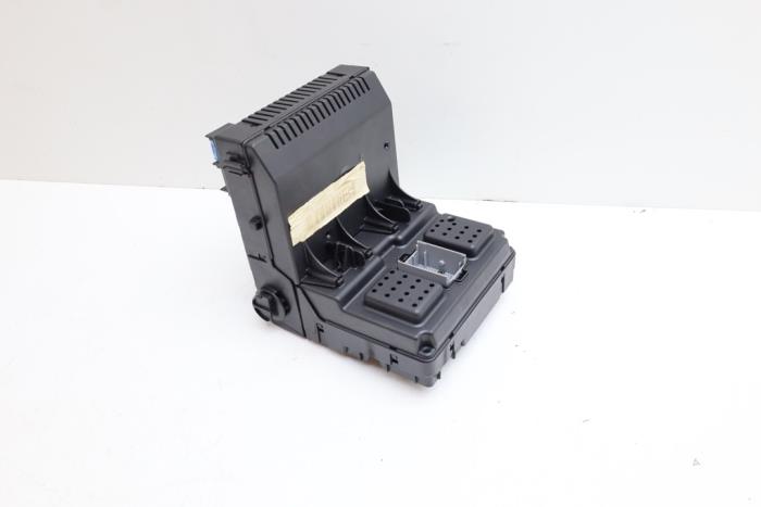 Gebruikte Computer Body Control Volvo V70 (SW) 2.4 D5 20V Prijs € 100,00 Margeregeling aangeboden door Auto Demontage Elferink B.V.