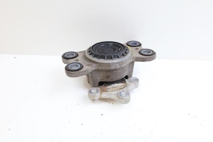 Gebruikte Motorrubber Volvo V60 I (FW/GW) 1.6 T3 16V Prijs € 50,00 Margeregeling aangeboden door Auto Demontage Elferink B.V.