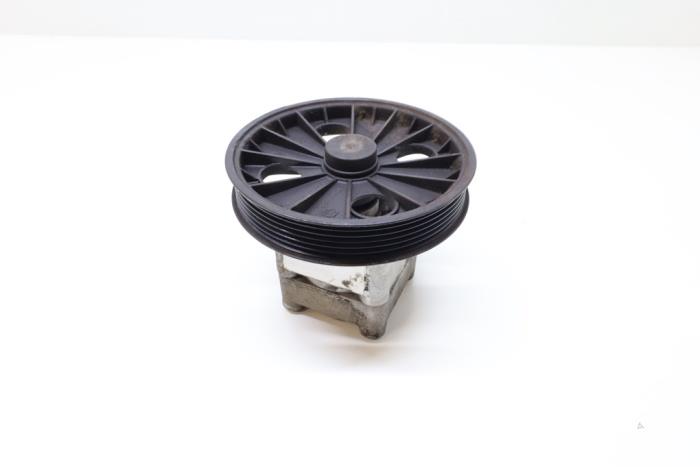 Gebruikte Pomp Servo Volvo V70 (SW) 2.4 20V 170 Prijs € 100,00 Margeregeling aangeboden door Auto Demontage Elferink B.V.