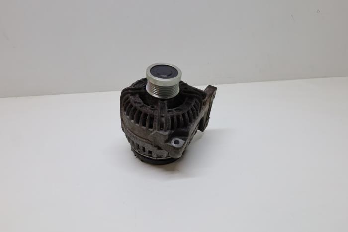 Gebruikte Dynamo Volvo V70 (SW) 2.4 20V 170 Prijs € 75,00 Margeregeling aangeboden door Auto Demontage Elferink B.V.