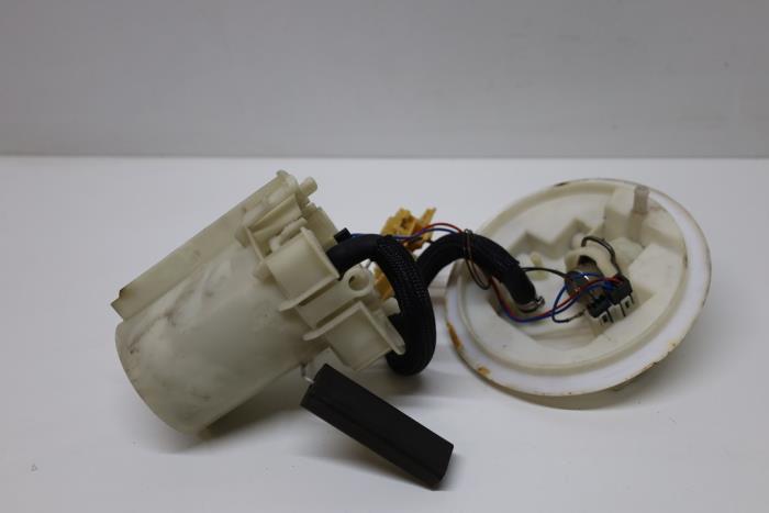 Gebruikte Tank element Pomp Saab 9-3 Sport Estate (YS3F) 1.8i 16V Prijs € 75,00 Margeregeling aangeboden door Auto Demontage Elferink B.V.