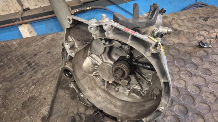 Gebruikte Versnellingsbak Volvo V40 (MV) 1.6 D2 Prijs € 750,00 Margeregeling aangeboden door Auto Demontage Elferink B.V.