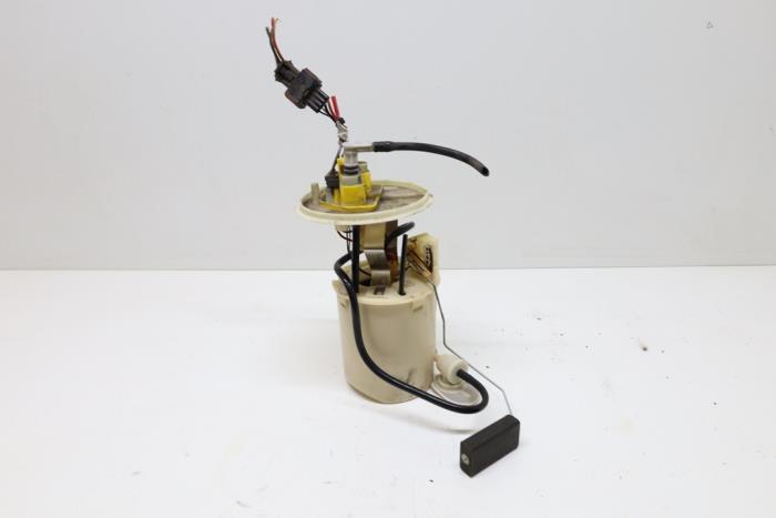 Gebruikte Tank element Pomp Saab 9-5 Estate (YS3E) 2.3 Turbo 16V Aero TS Prijs € 50,00 Margeregeling aangeboden door Auto Demontage Elferink B.V.