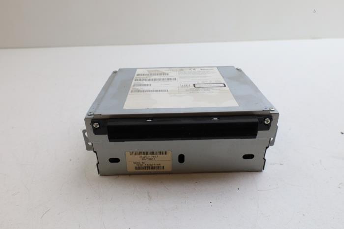 Gebruikte CD Speler Volvo V70 (BW) 2.0 D3/D4 20V Prijs € 50,00 Margeregeling aangeboden door Auto Demontage Elferink B.V.