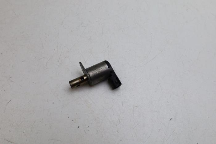 Gebruikte Nokkenas Verstelling Volvo XC90 I 3.2 24V Prijs € 50,00 Margeregeling aangeboden door Auto Demontage Elferink B.V.