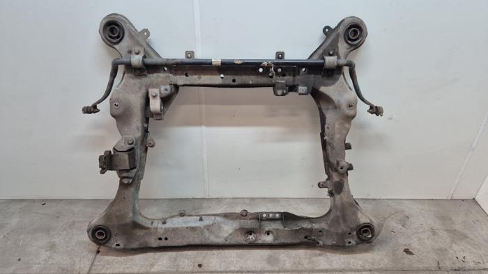 Gebruikte Subframe Volvo XC90 I 3.2 24V Prijs € 175,00 Margeregeling aangeboden door Auto Demontage Elferink B.V.