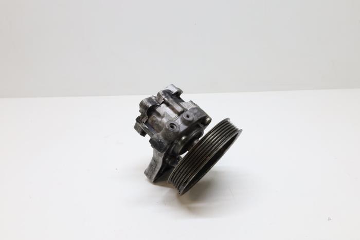 Gebruikte Servopomp Volvo XC90 I 3.2 24V Prijs € 125,00 Margeregeling aangeboden door Auto Demontage Elferink B.V.
