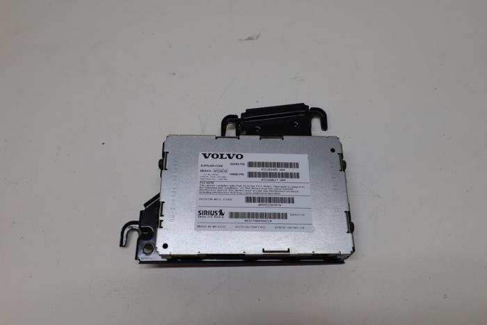 Gebruikte Radio module Volvo XC90 I 3.2 24V Prijs € 150,00 Margeregeling aangeboden door Auto Demontage Elferink B.V.