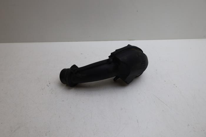 Gebruikte Intercooler Buis Volvo V70 (BW) 2.0 D3 20V Prijs € 75,00 Margeregeling aangeboden door Auto Demontage Elferink B.V.