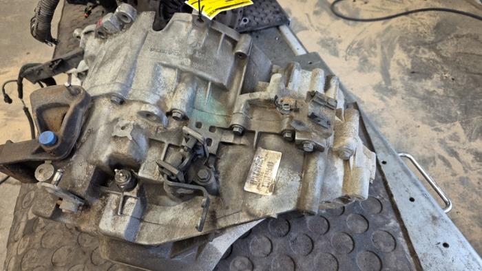 Gebruikte Versnellingsbak Volvo XC70 (SZ) XC70 2.4 T 20V Prijs € 350,00 Margeregeling aangeboden door Auto Demontage Elferink B.V.