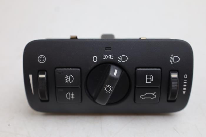 Gebruikte Lichtsensor Volvo V70 (BW) 2.4 D5 20V Prijs € 25,00 Margeregeling aangeboden door Auto Demontage Elferink B.V.