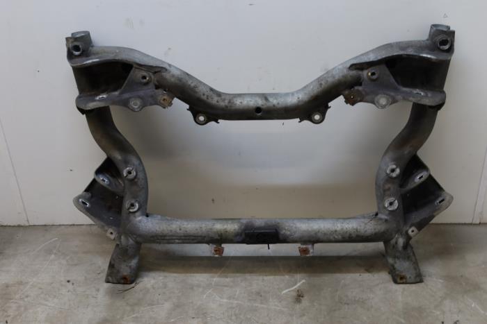 Gebruikte Subframe Mercedes C (W204) 1.8 C-200K 16V Prijs € 100,00 Margeregeling aangeboden door Auto Demontage Elferink B.V.