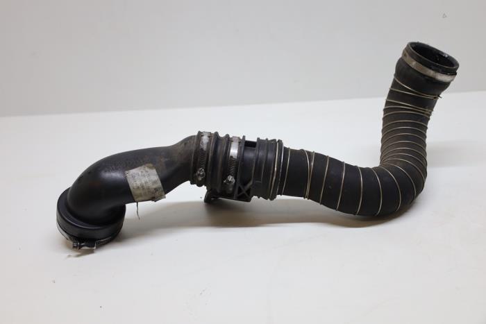 Gebruikte Intercooler Buis Mercedes C (W204) 1.8 C-200K 16V Prijs € 85,00 Margeregeling aangeboden door Auto Demontage Elferink B.V.
